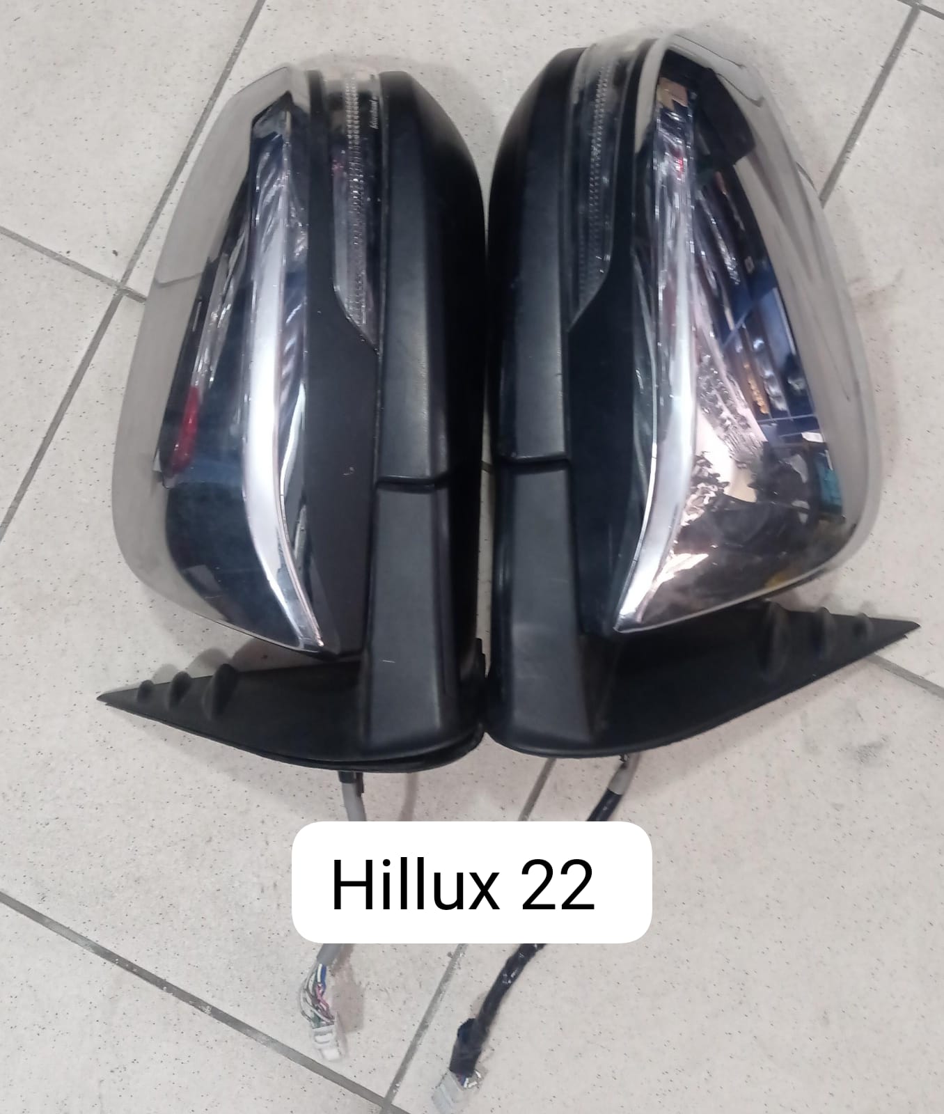 Retrovisor Toyota hilux 2022 eléctricos  Foto 7245057-2.jpg