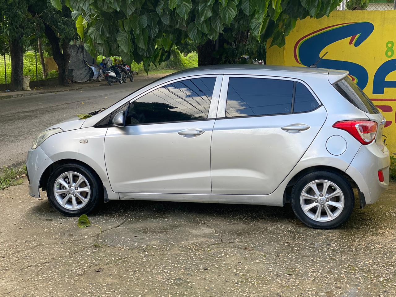 Hyundai Grand I10 2015 3 Cilindros. en San Pedro de Macorís Foto 7245210-4.jpg