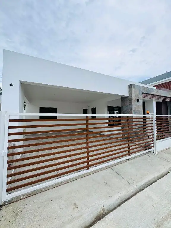 Hermosa casa en Barranquita - 3 hab 2.5 baños RD 12.5M 224.85 m Foto 7245270-1.jpg