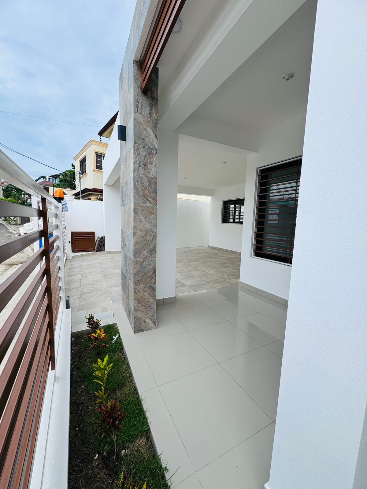 Hermosa casa en Barranquita - 3 hab 2.5 baños RD 12.5M 224.85 m Foto 7245270-3.jpg