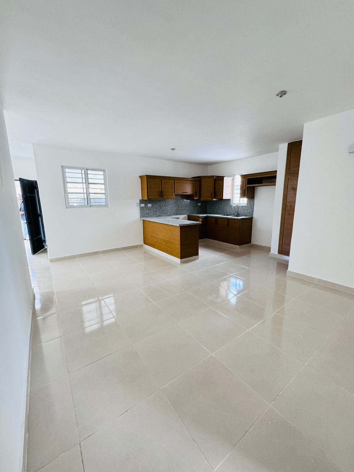 Hermosa casa en Las Colinas de Gurabo - 3 hab 2 baños RD 8M Foto 7245274-5.jpg