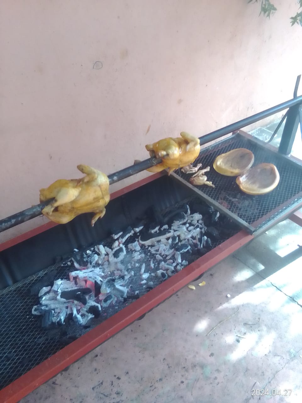 Venta de asador de puercos multifuncional con motor  Foto 7245539-7.jpg