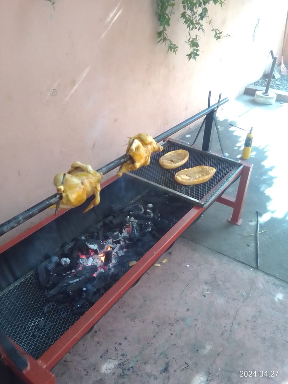 Venta de asador de puercos multifuncional con motor  Foto 7245539-8.jpg