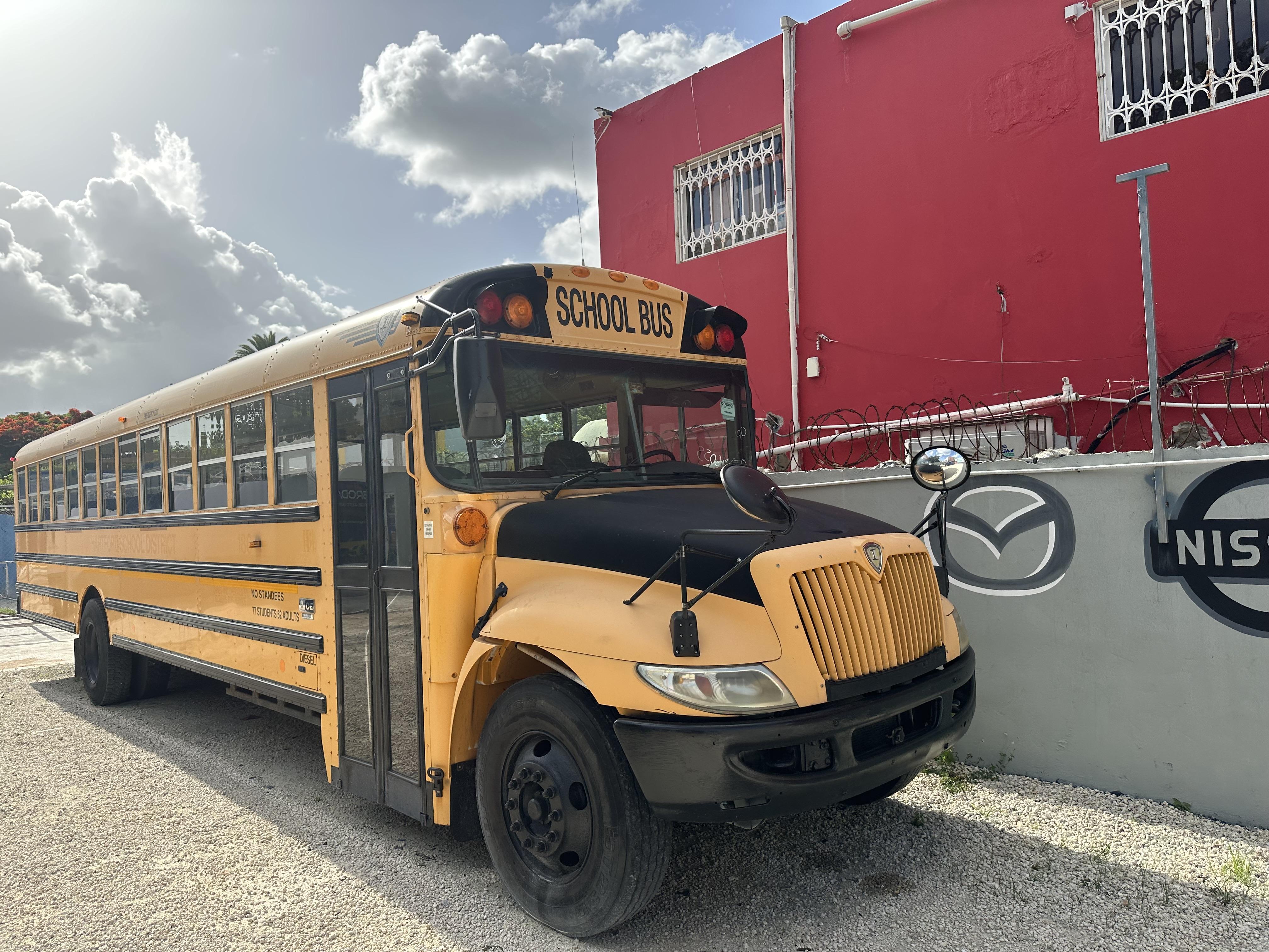  2010 BUS IC CORPORATION 3000 CE DIESEL 6.4L 8 CILINDROS Foto 7245602-2.jpg