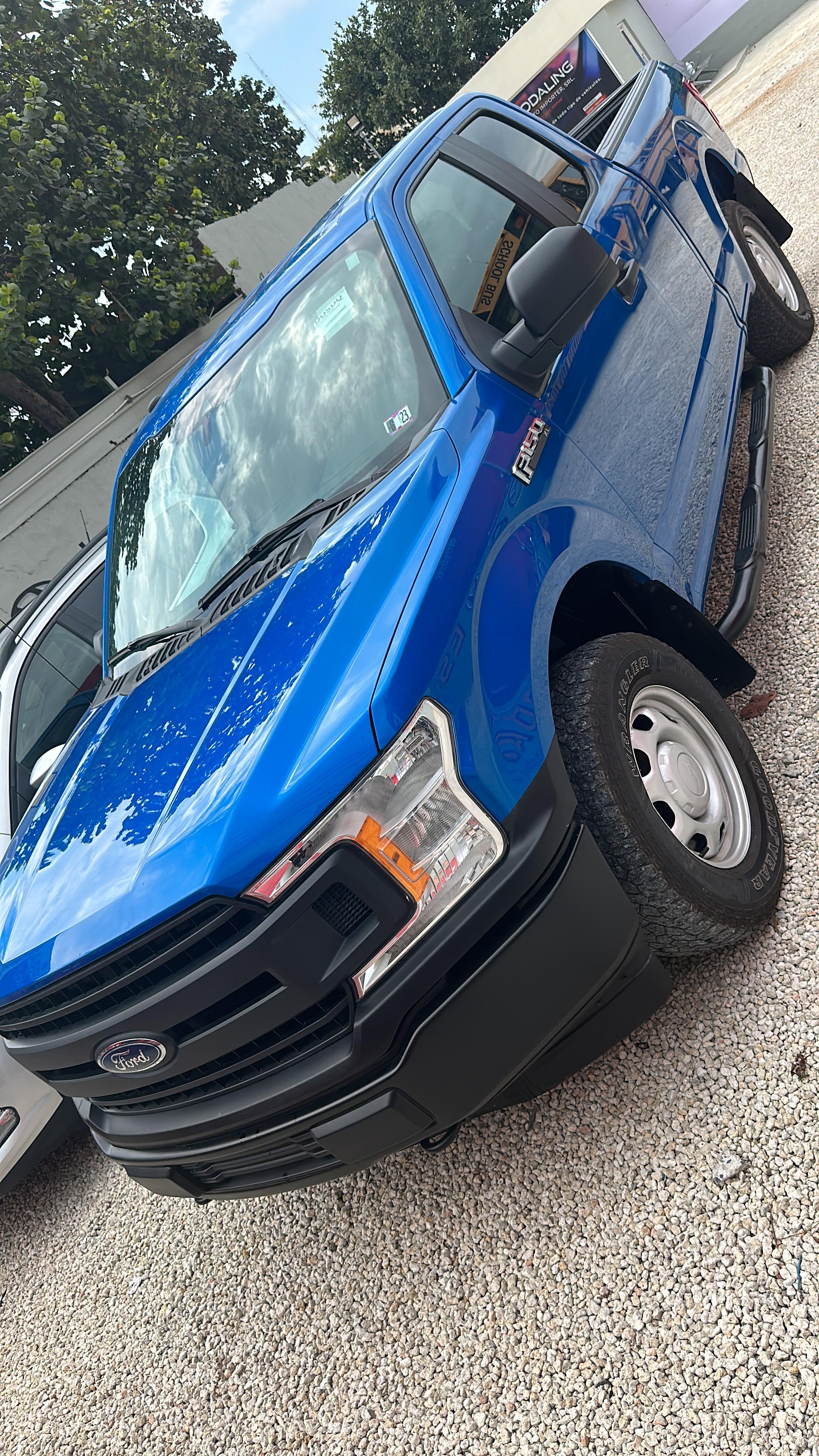 Ford  2019 Gasolina en La Romana Foto 7245617-2.jpg