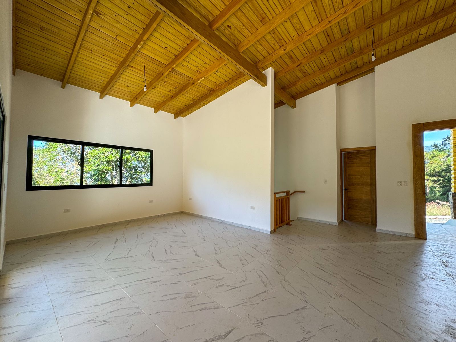Hermosa Villa de 4 Habitaciones en Complejo Cerrado Foto 7245635-6.jpg