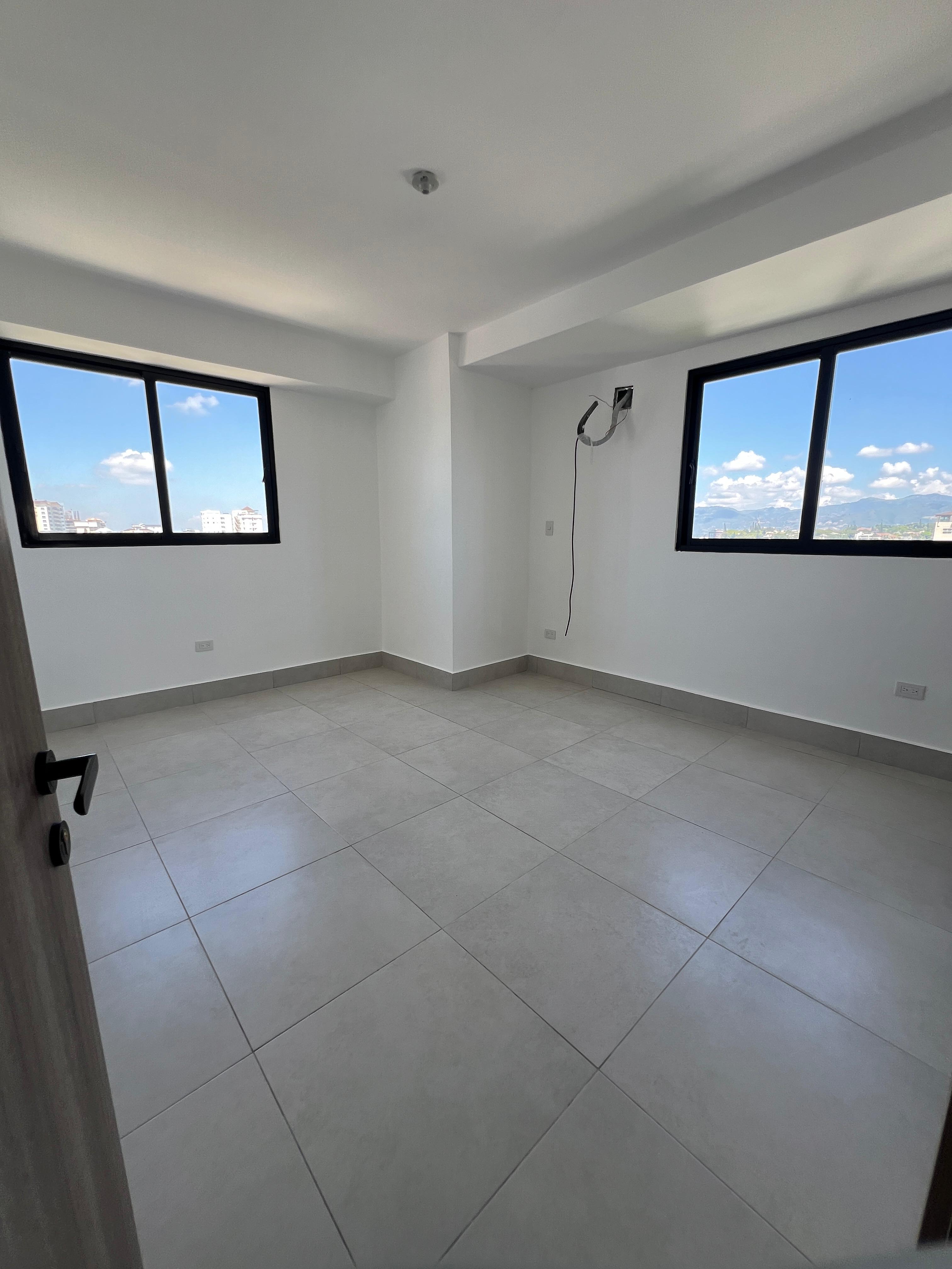 RENTA APARTAMENTO PISO 8 EN LA ESMERALDA SANTIAGO Foto 7245683-2.jpg