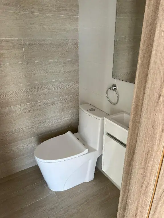 RENTA APARTAMENTO PISO 8 EN LA ESMERALDA SANTIAGO Foto 7245683-8.jpg