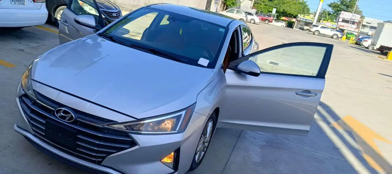 Hyundai Elantra Sel 2019 Foto 7245789-4.jpg