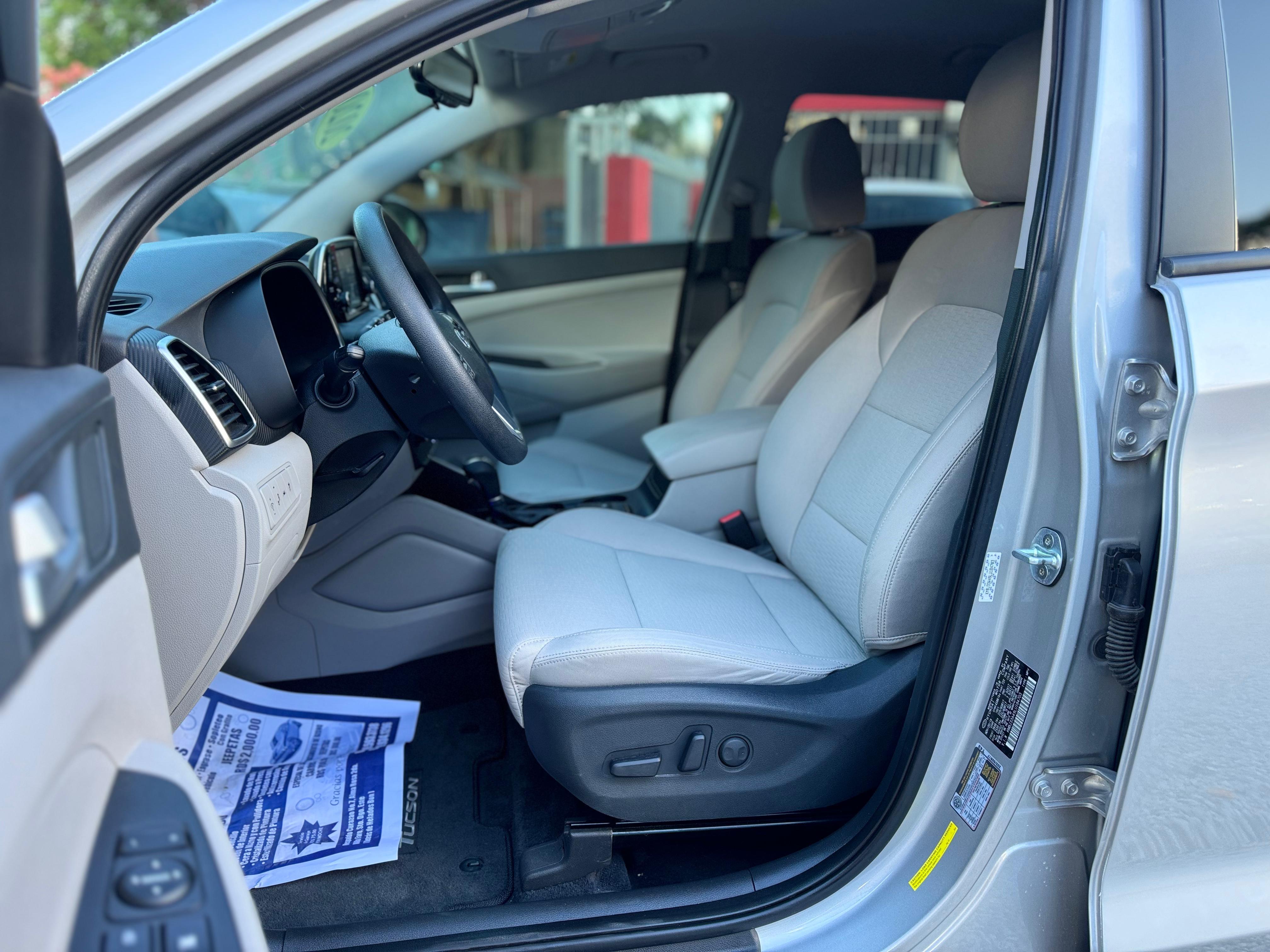 HYUNDAI TUCSON SEL Foto 7245874-8.jpg