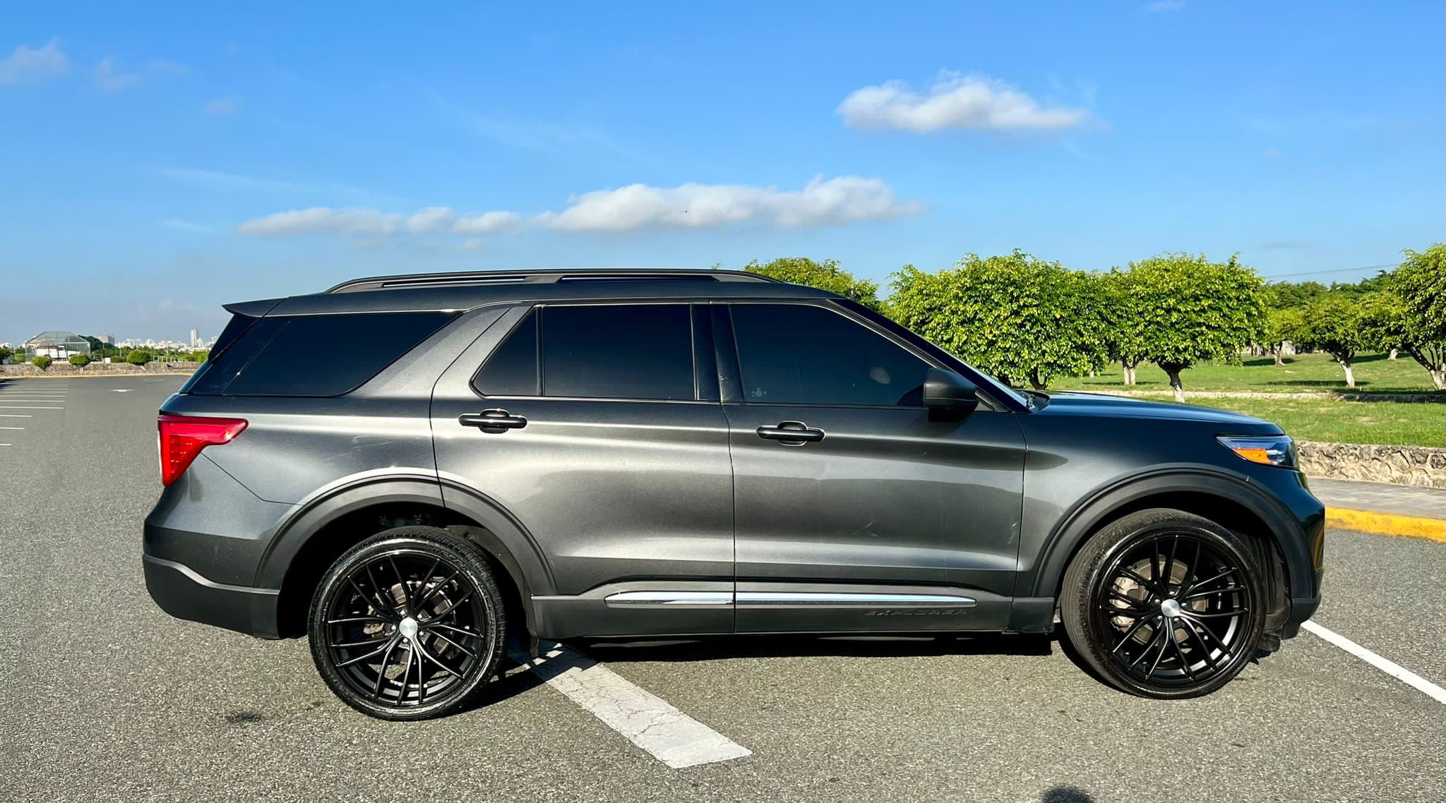 FORD EXPLORER XLT 4X4 2020 CLEAN TITLE en Santo Domingo DN Foto 7245888-2.jpg