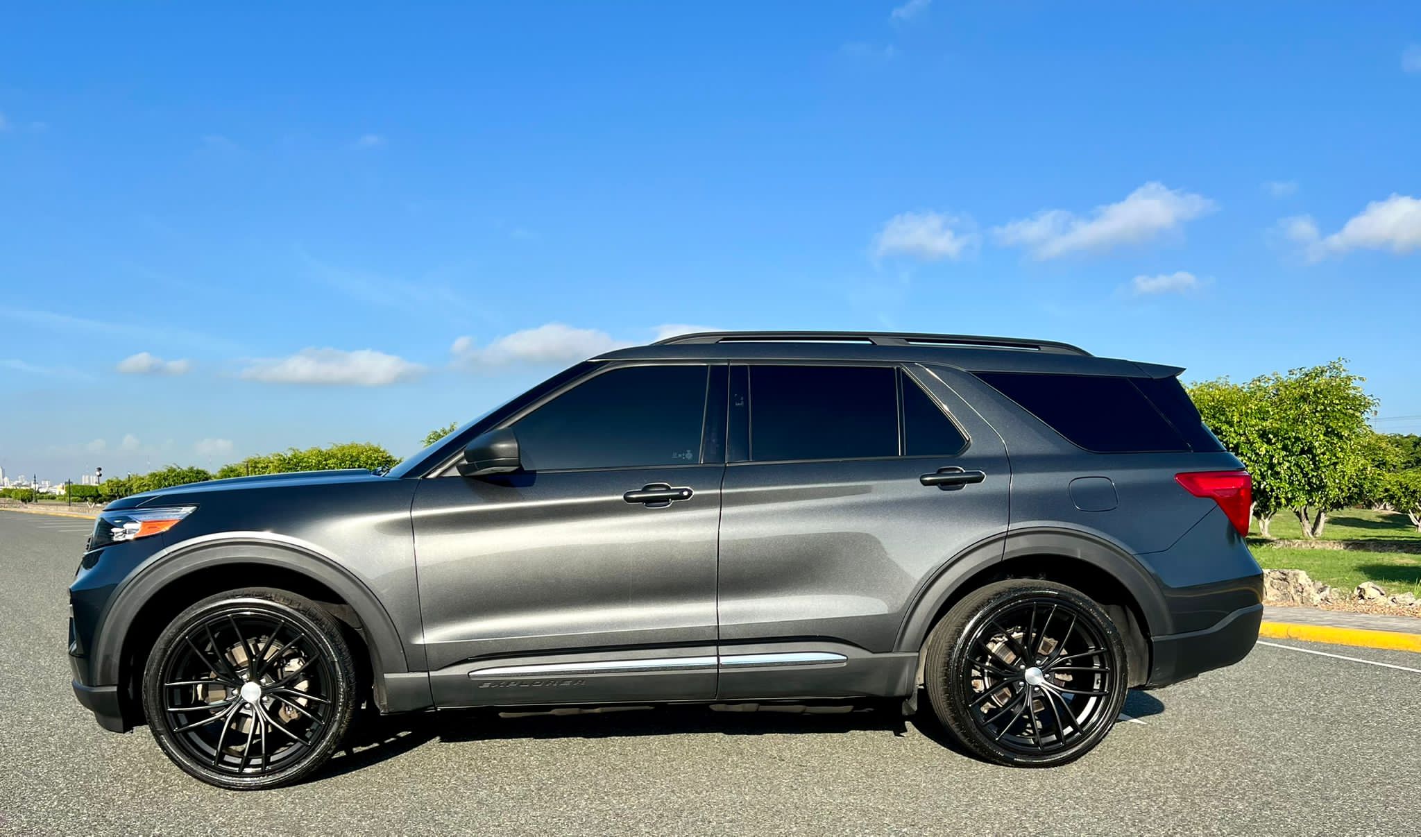 FORD EXPLORER XLT 4X4 2020 CLEAN TITLE en Santo Domingo DN Foto 7245888-4.jpg