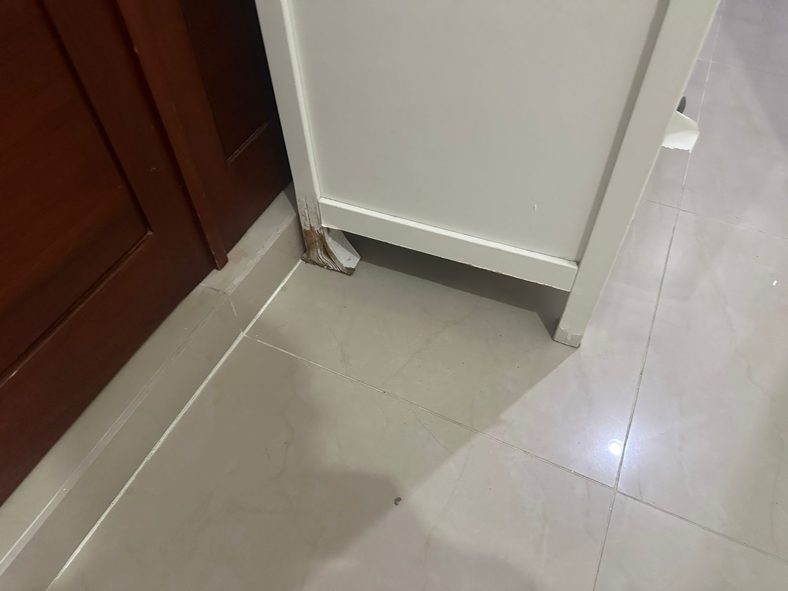 Unas cómodas y clásicas mesas de noche de madera maciza. Foto 7246273-3.jpg