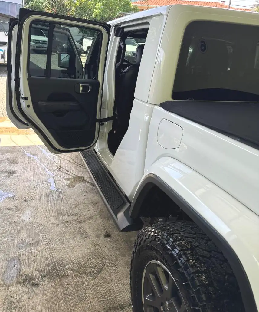 Jeep Gladiator Overland 2020 Foto 7246330-7.jpg