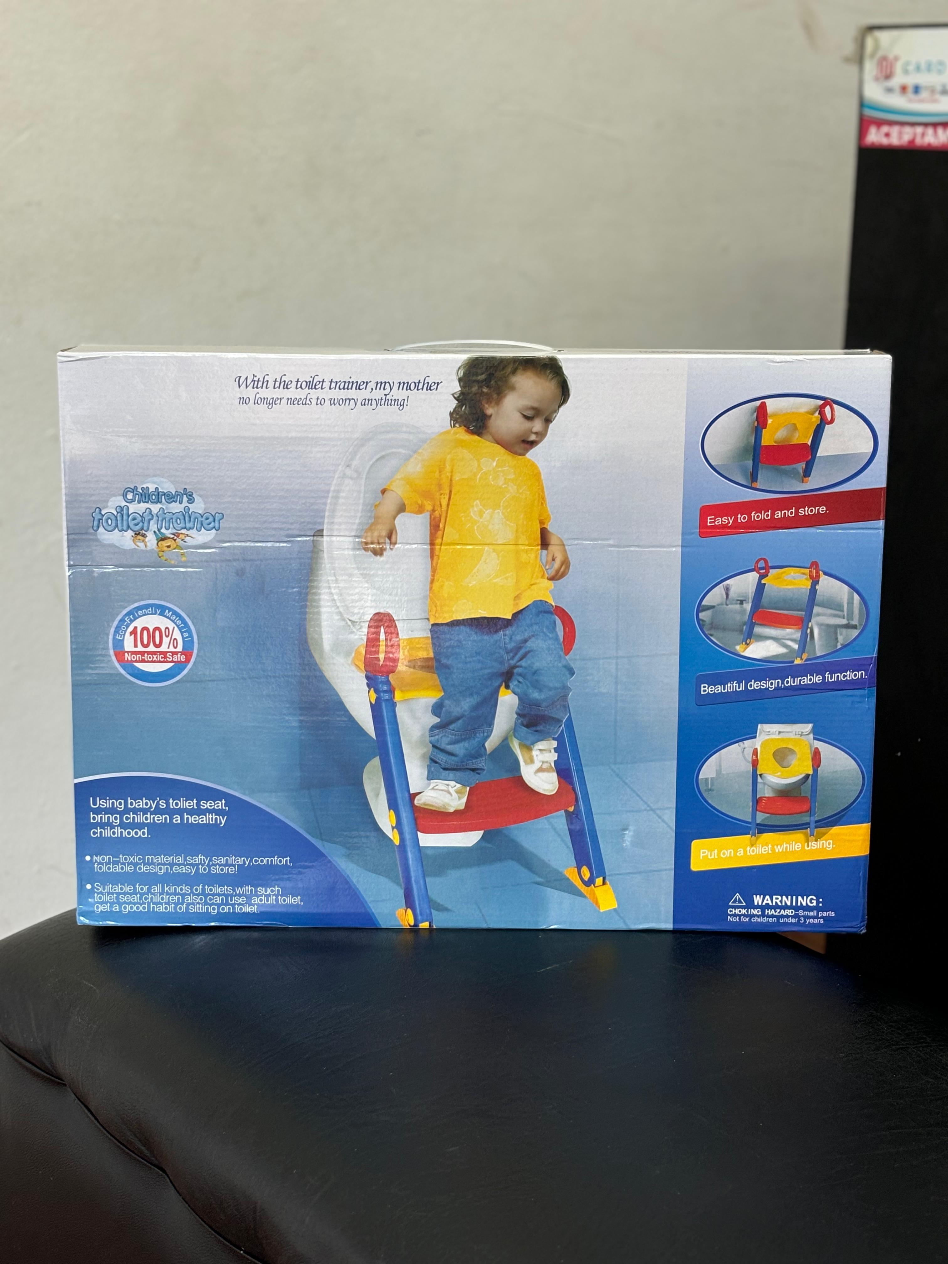 Asiento de entrenador de inodoro con escalera para niños Foto 7246350-3.jpg