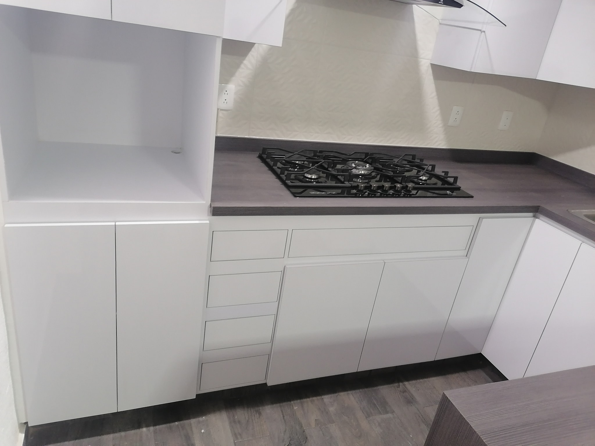 Cocina en madera color blanco  Foto 7246663-6.jpg