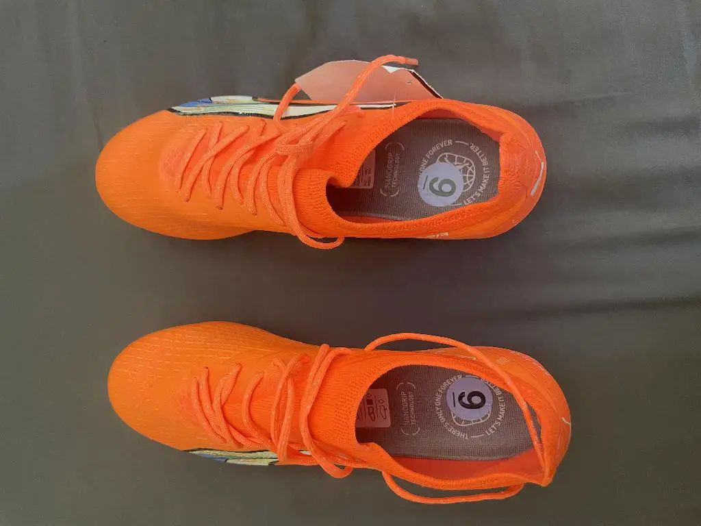 Vendo botines de FUTBOL marca PUMA MUJER SIZE 9  NUEVOS Foto 7247390-1.jpg