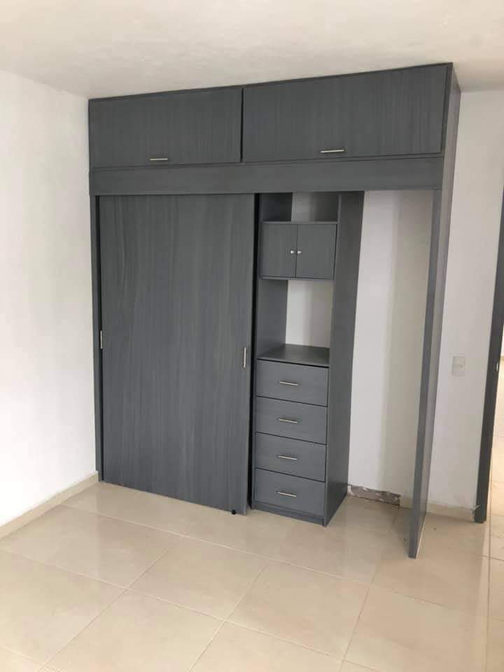 Walking closet en madera moderno  Foto 7247563-1.jpg