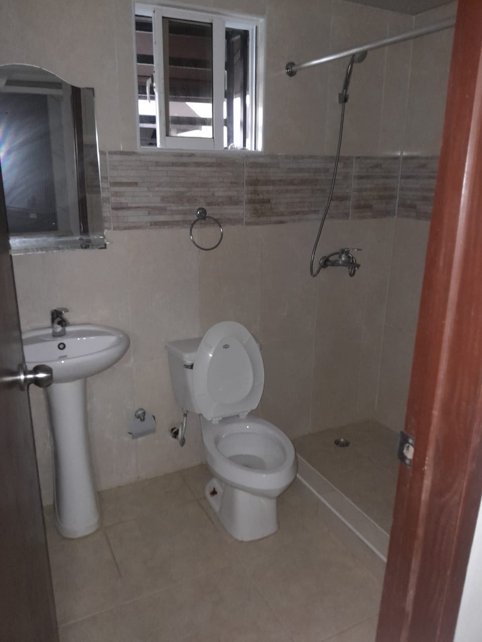 ALQUILO HERMOSO APARTAMENTO PRIMER PISO Foto 7247965-5.jpg