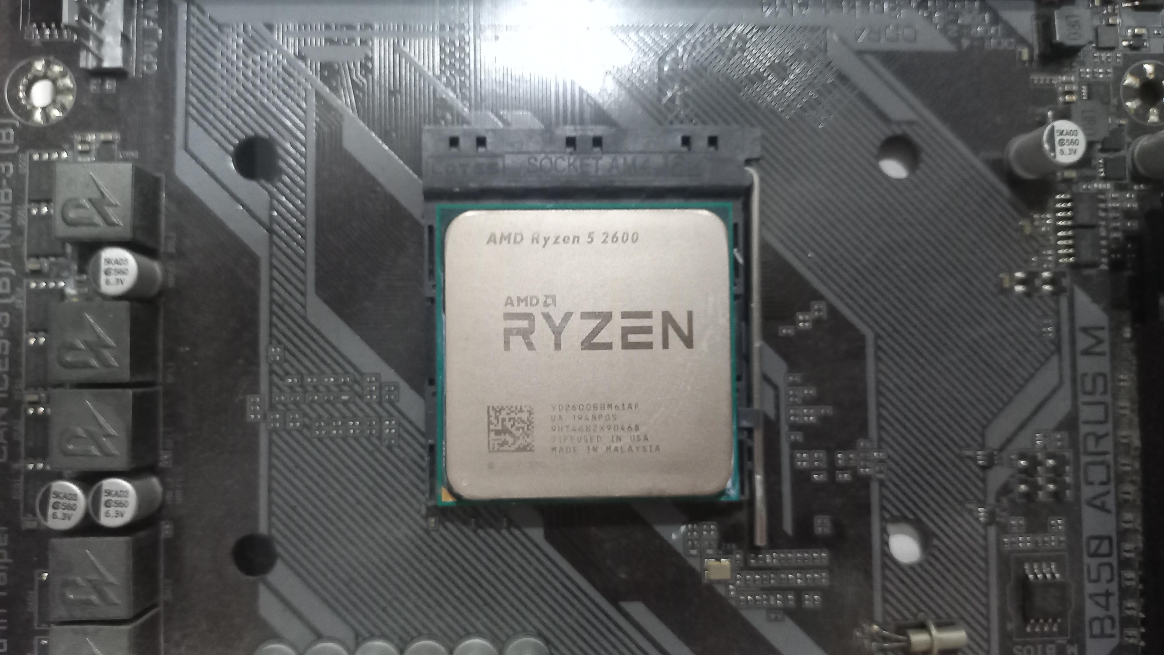 Placa madre Gigabyte B450 Aorus M con procesador AMD Ryzen 5 2600 con  Foto 7247977-3.jpg
