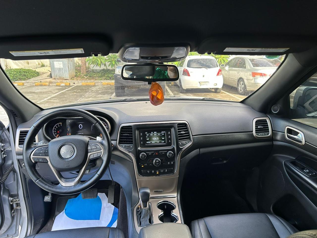 Rento Jeep Grand Cherokee Loredo 2016 Foto 7248153-2.jpg