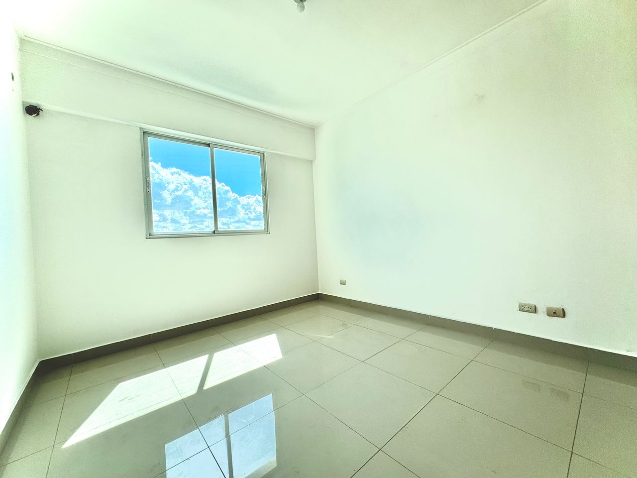 Apartamento 3 hab 2.5 baños El Vergel piso 7 incluye Locker Foto 7248218-6.jpg