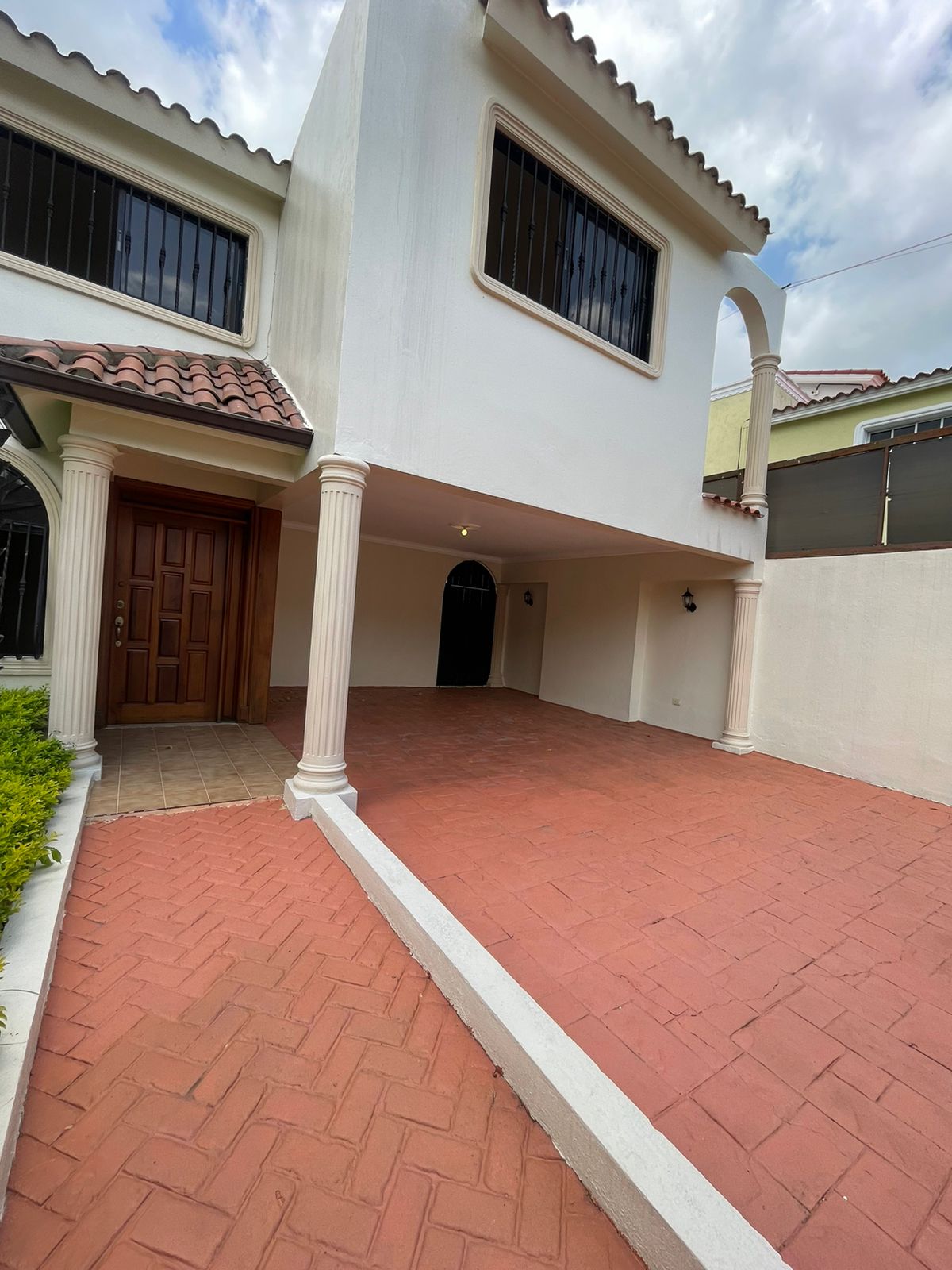 En Venta Casa de Oportunidad en Arroyo Hondo III Foto 7248285-9.jpg