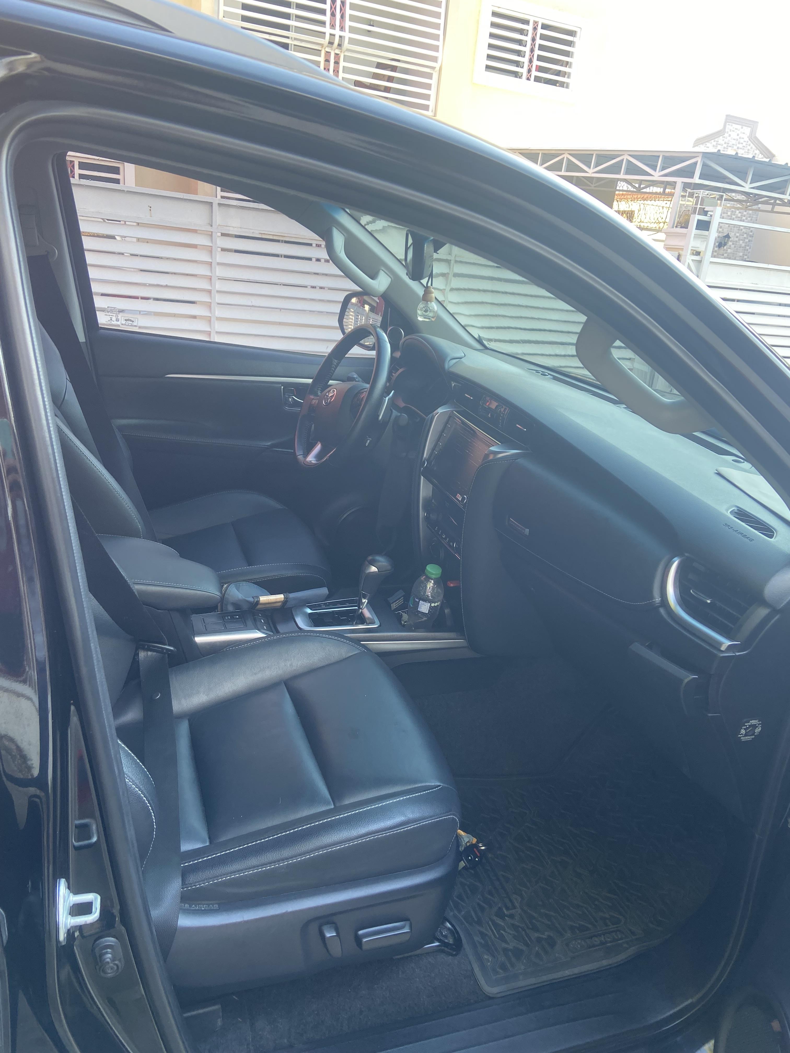 Toyota Fortuner SRV 2022 en Peravia Foto 7248294-12.jpg