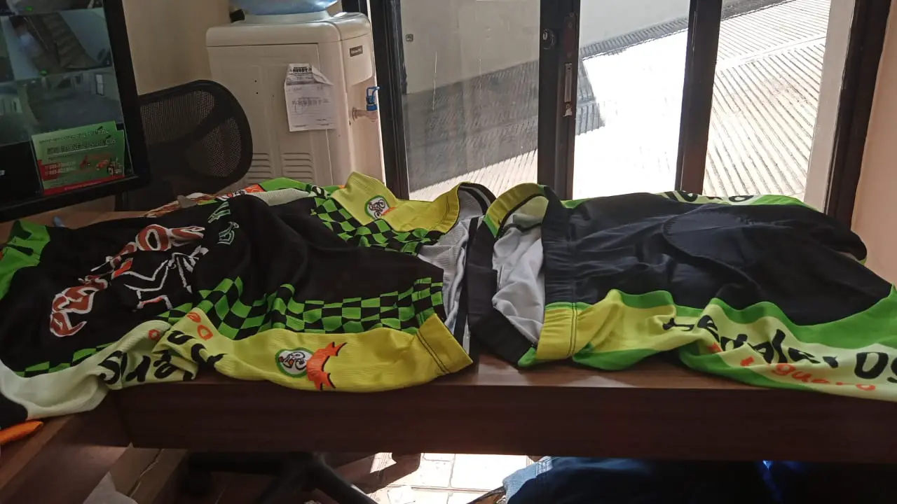 Ropa deportiva para ciclismo  Foto 7248360-10.jpg
