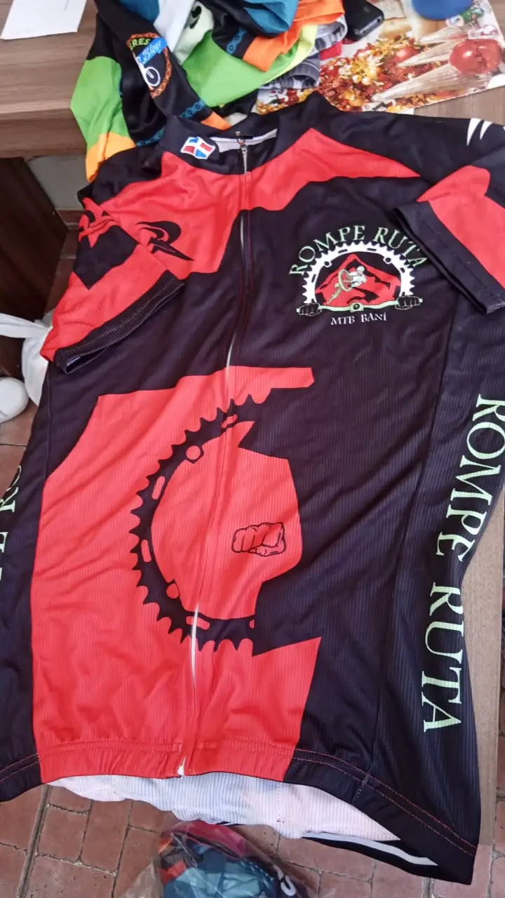Ropa deportiva para ciclismo  Foto 7248360-8.jpg