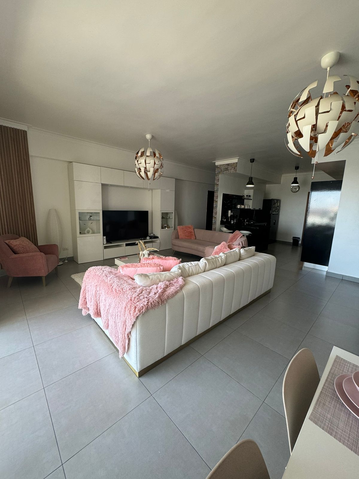 Venta de Apartamento en Serralles piso alto Amueblado Foto 7248616-2.jpg