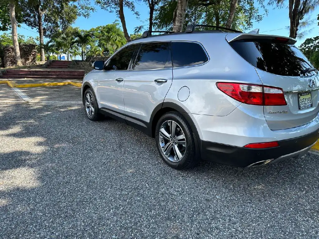 Hyundai Santa Fe Ultimate 2016 3 filas impecable Foto 7248788-2.jpg