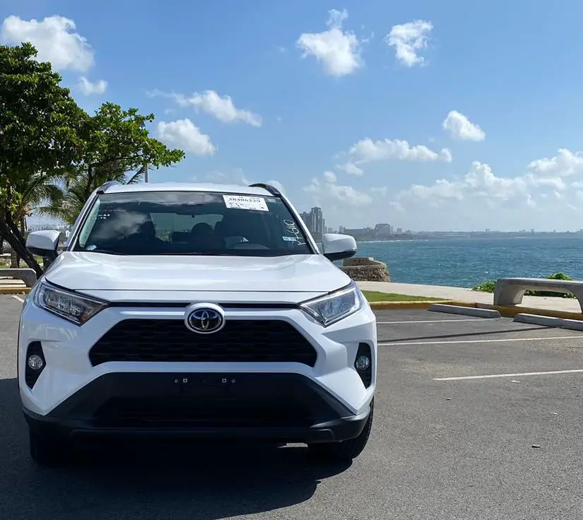 JEEPETA TOYOTA RAV4 BLANCA 2021 IMPORTADA XLE 17 MIL MILLAS Foto 7249357-2.jpg