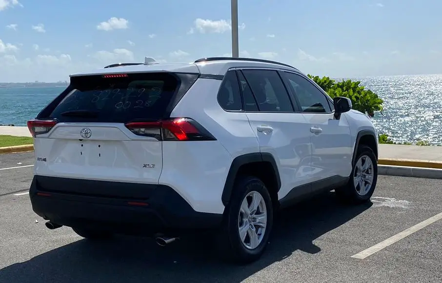 JEEPETA TOYOTA RAV4 BLANCA 2021 IMPORTADA XLE 17 MIL MILLAS Foto 7249357-6.jpg
