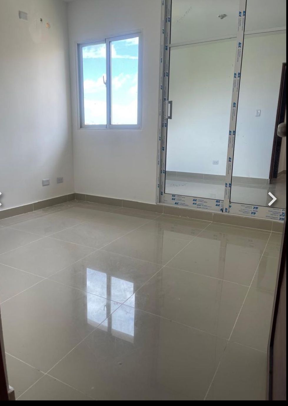 Alquiler de Apartamento de 3 Habitaciones con Terraza Privada en Autop Foto 7249402-6.jpg