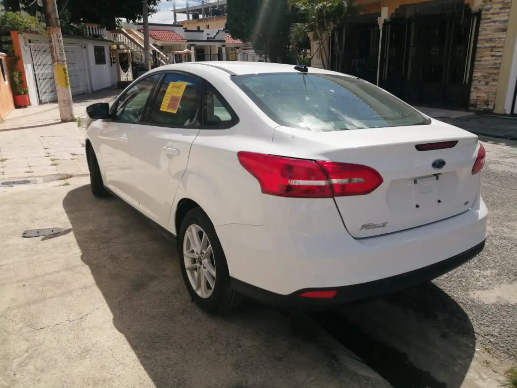 FORD FOCUS SE 2018 Recién Importado Como nuevoClean Carfax Foto 7249462-3.jpg