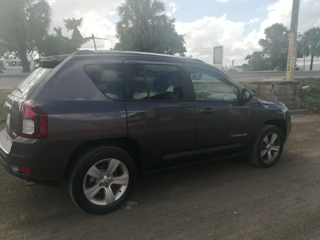 JEEP COMPASS HIGH LATITUDE 4X4 2016 Recién Importado Excelentes condic Foto 7249467-4.jpg