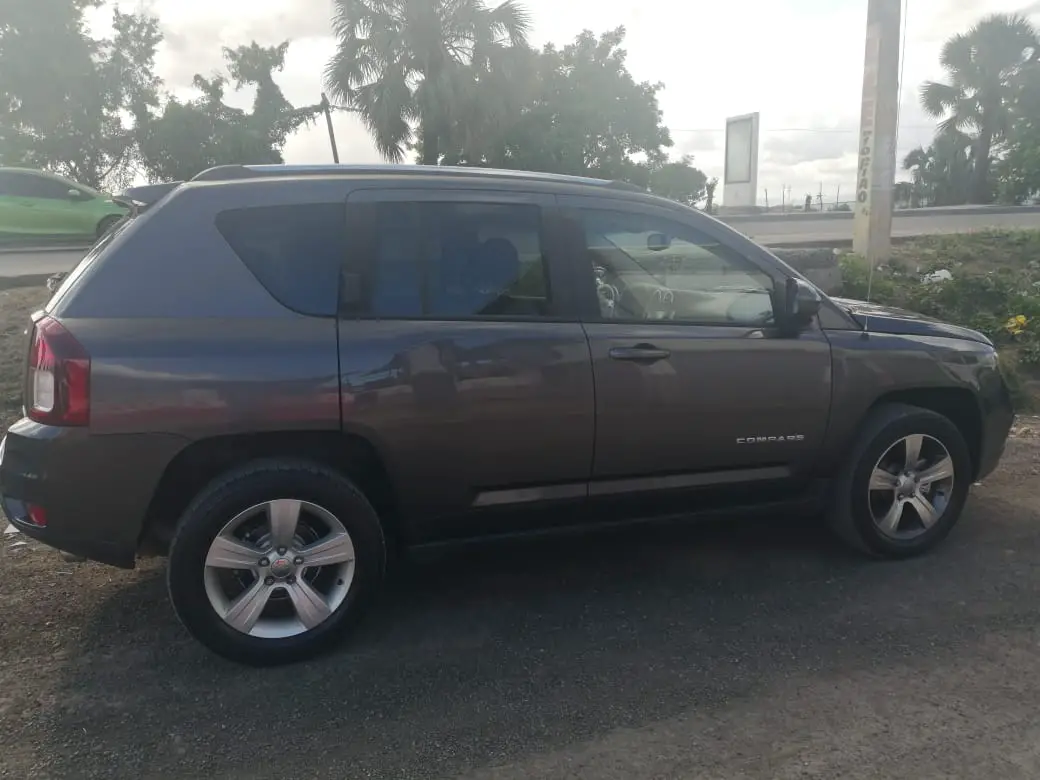 JEEP COMPASS HIGH LATITUDE 4X4 2016 Recién Importado Excelentes condic Foto 7249467-5.jpg