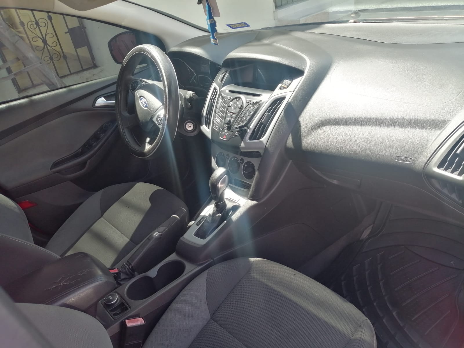 FORD FOCUS SE 2012 HATCHBACK Excelentes Condiciones Clean  Foto 7249471-6.jpg