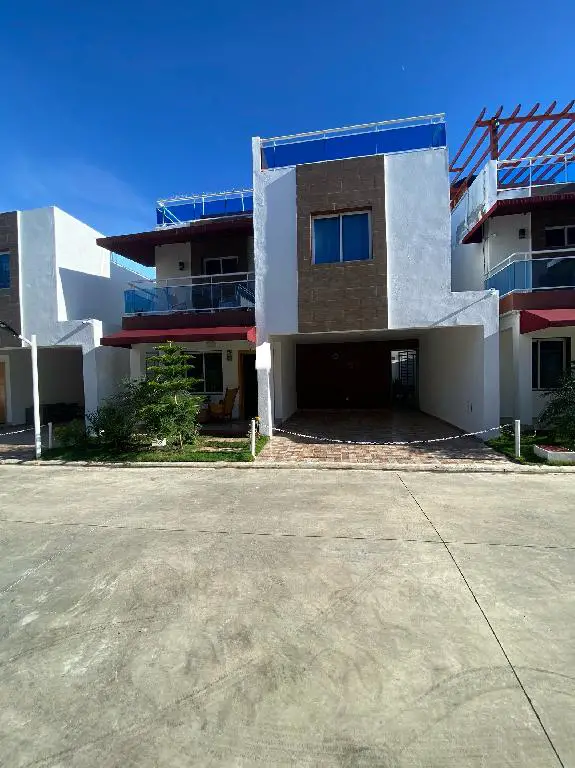 CASA COMO NUEVA EN EL EXCLUSIVO SECTOR DE LA AUTOPISTA SAN ISIDRO SANT Foto 7249511-1.jpg