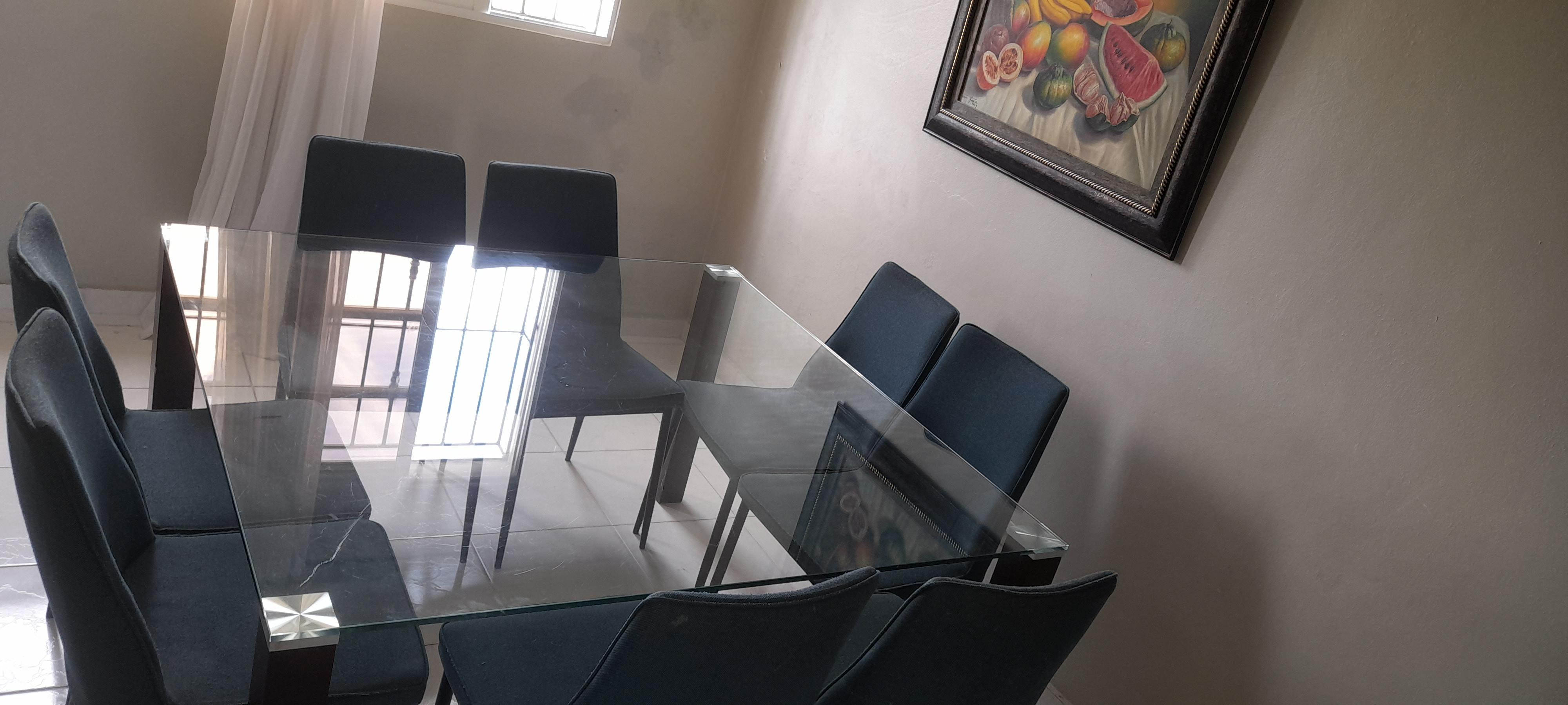 Mesa de cristal para 8 personas Foto 7250157-4.jpg