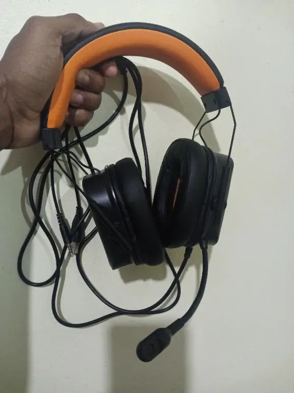 Audífonos Stereo RGB con micrófono Wired Headphones Auriculares Marca  Foto 7250980-2.jpg