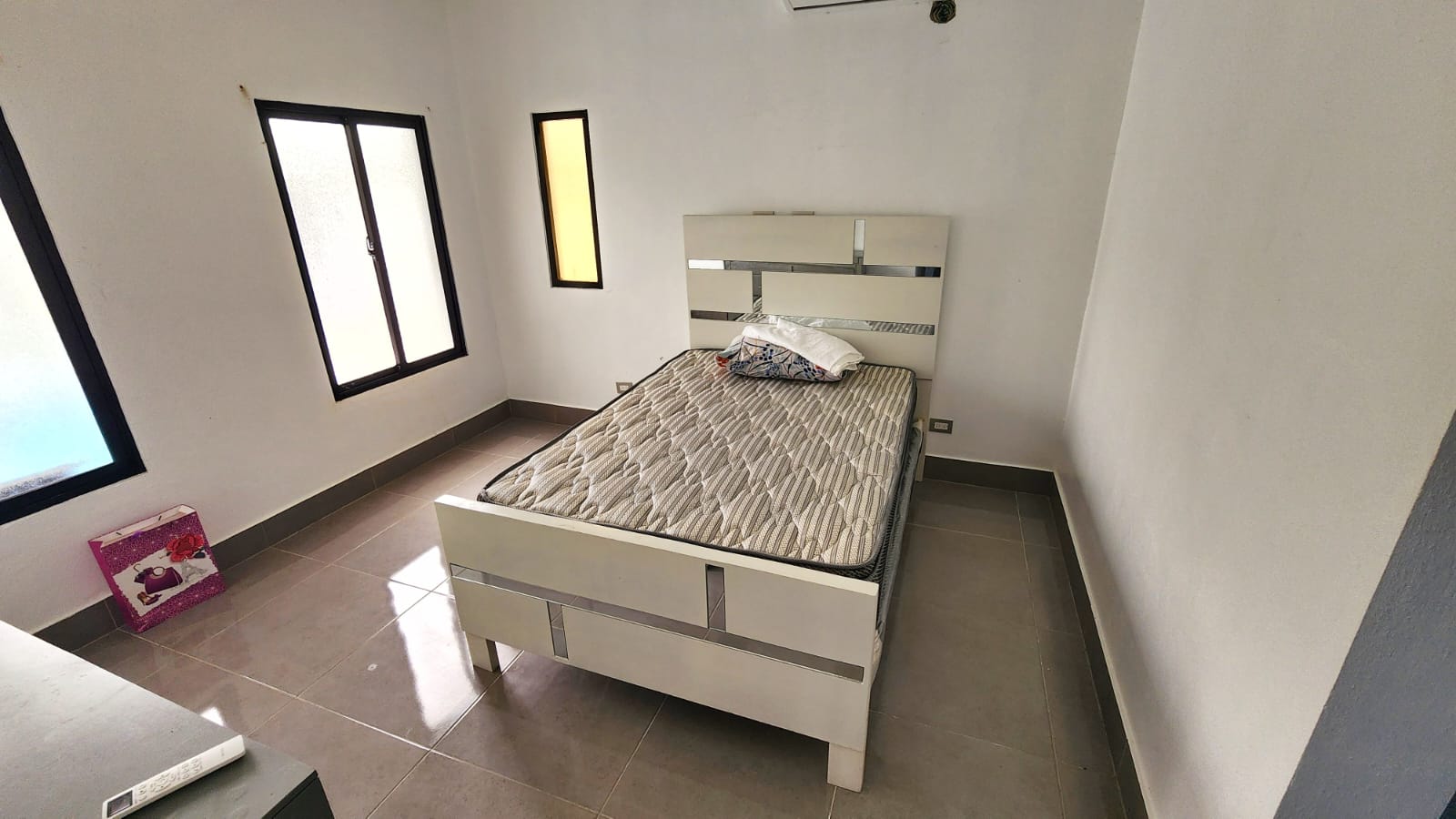 Vendo Majestuosa Casa moderna en Jarabacoa  A 2 minutos del pueblo  Foto 7251064-7.jpg