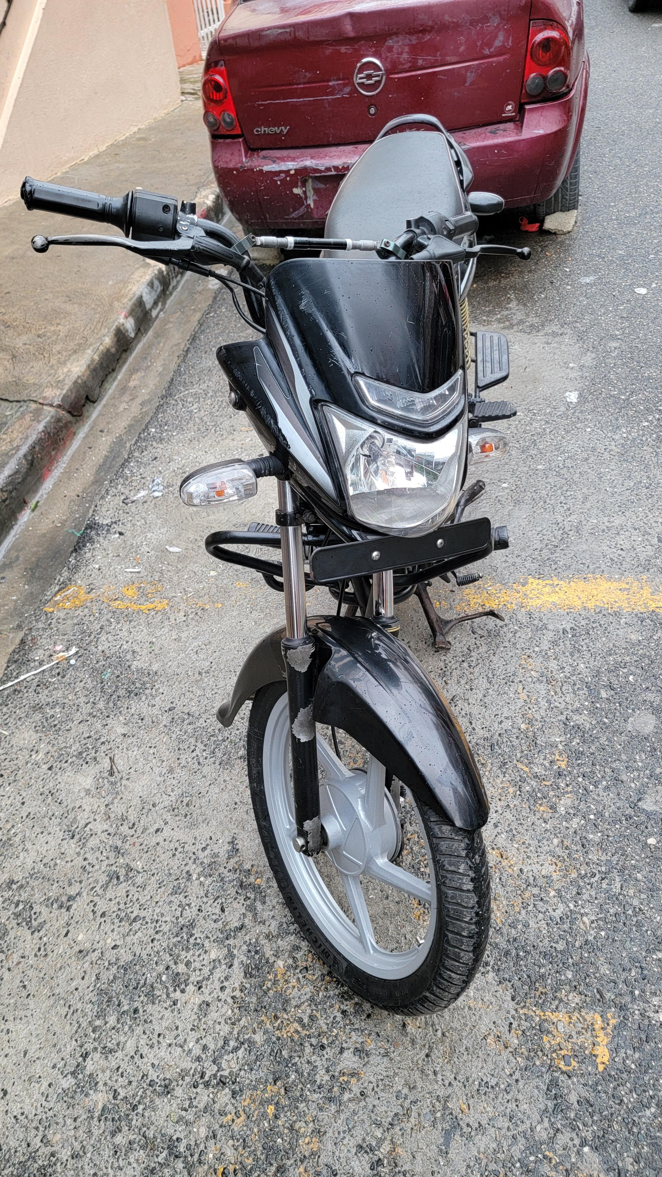 Bajaj Platina 100ES Negro 2019 Único dueño Foto 7251191-3.jpg