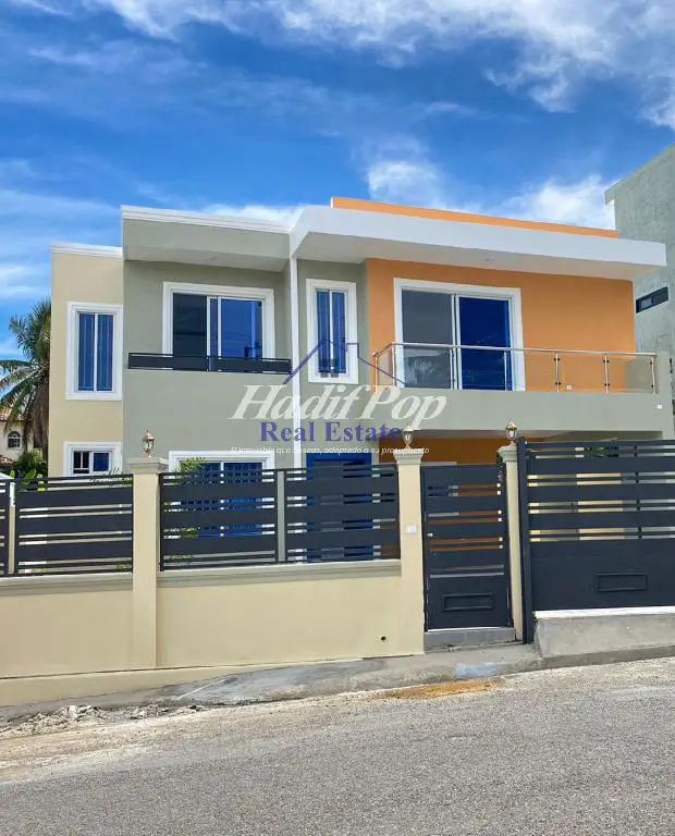 Casa de 2 niveles a dos minutos de la playa Puerto Plata Foto 7251437-1.jpg