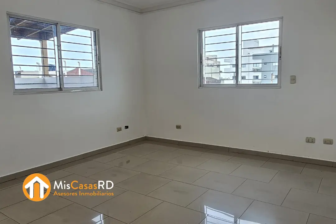 Amplio Penthouse en buenísima zona de Los Prados???? Foto 7251819-4.jpg