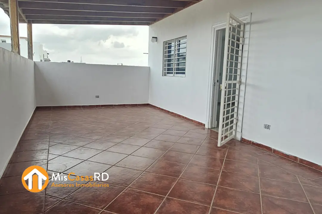 Amplio Penthouse en buenísima zona de Los Prados???? Foto 7251819-5.jpg