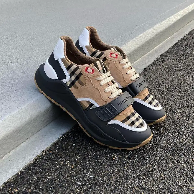 Tenis Sneaker Sneakers Burberry Europeo 2K25  Foto 7252034-1.jpg