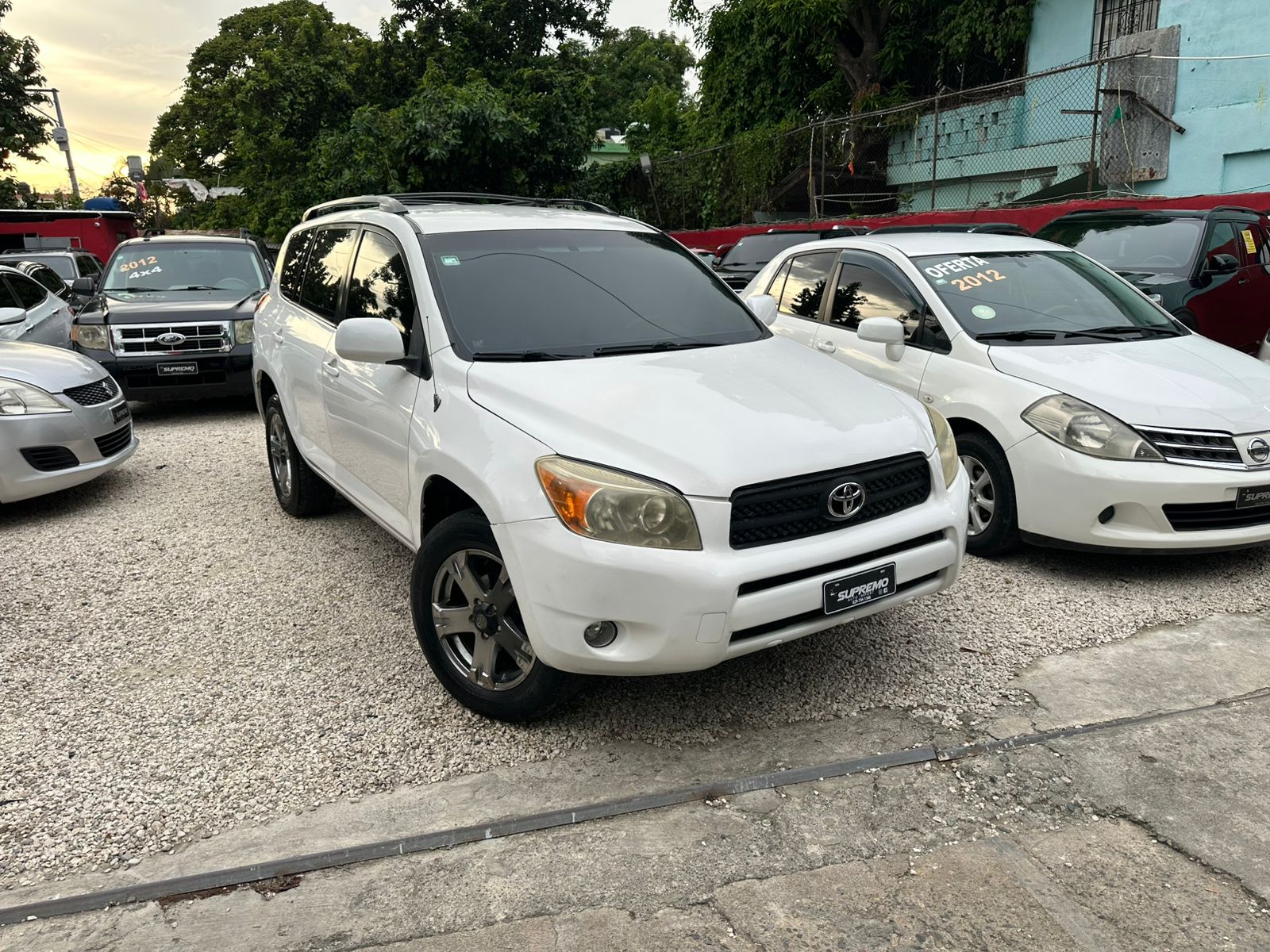 TOYOTA RAV4 LE  Foto 7252228-1.jpg
