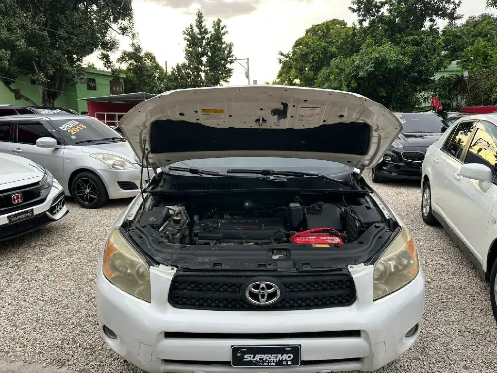TOYOTA RAV4 LE  Foto 7252228-11.jpg